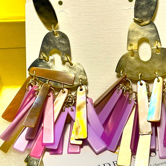 NWOT Kendra Scott Kitty Earrings Pink, Lavender & Pearl Mix Yellow Gold PERFECT! - Picture 11 of 13